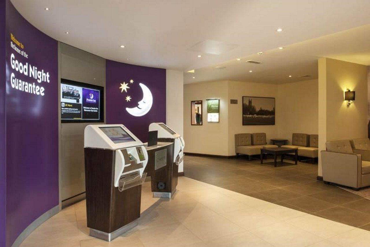 Premier Inn Worcester City Centre Экстерьер фото