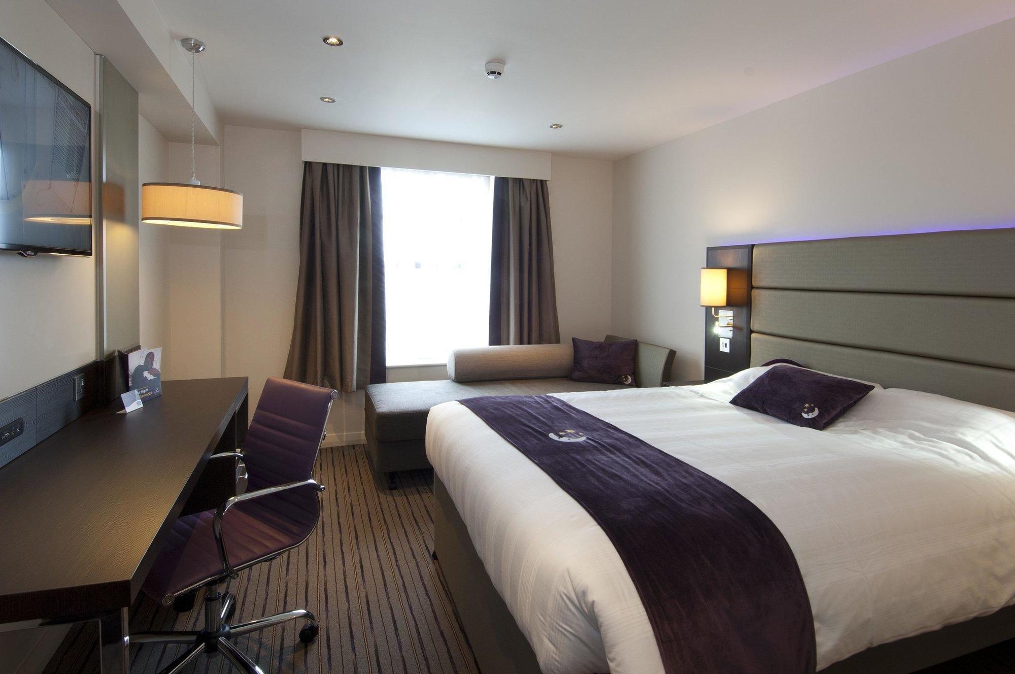 Premier Inn Worcester City Centre Экстерьер фото